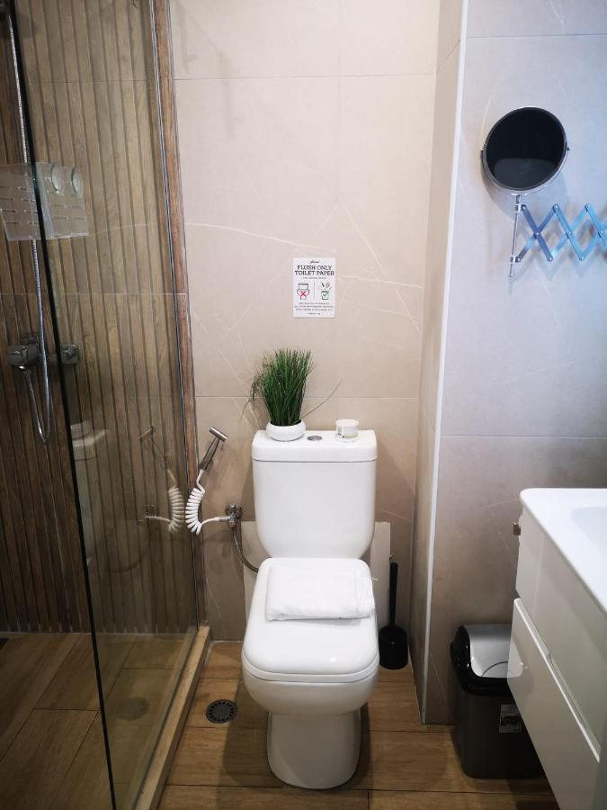 Riviera Deluxe Apartments Vlorë Esterno foto
